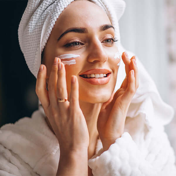 The Ultimate Sunscreen Guide for Women Over 40: Why SPF Is Your Best Anti-Aging Investment